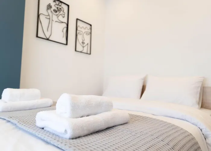 Skg Subway Apartments